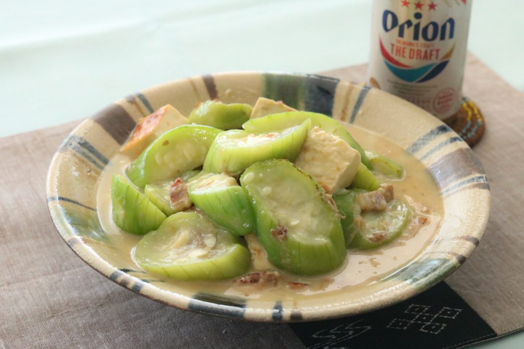 沖縄あるある「へちま（ナーベーラー）を食べる」