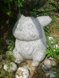 ピカチュウの石像
